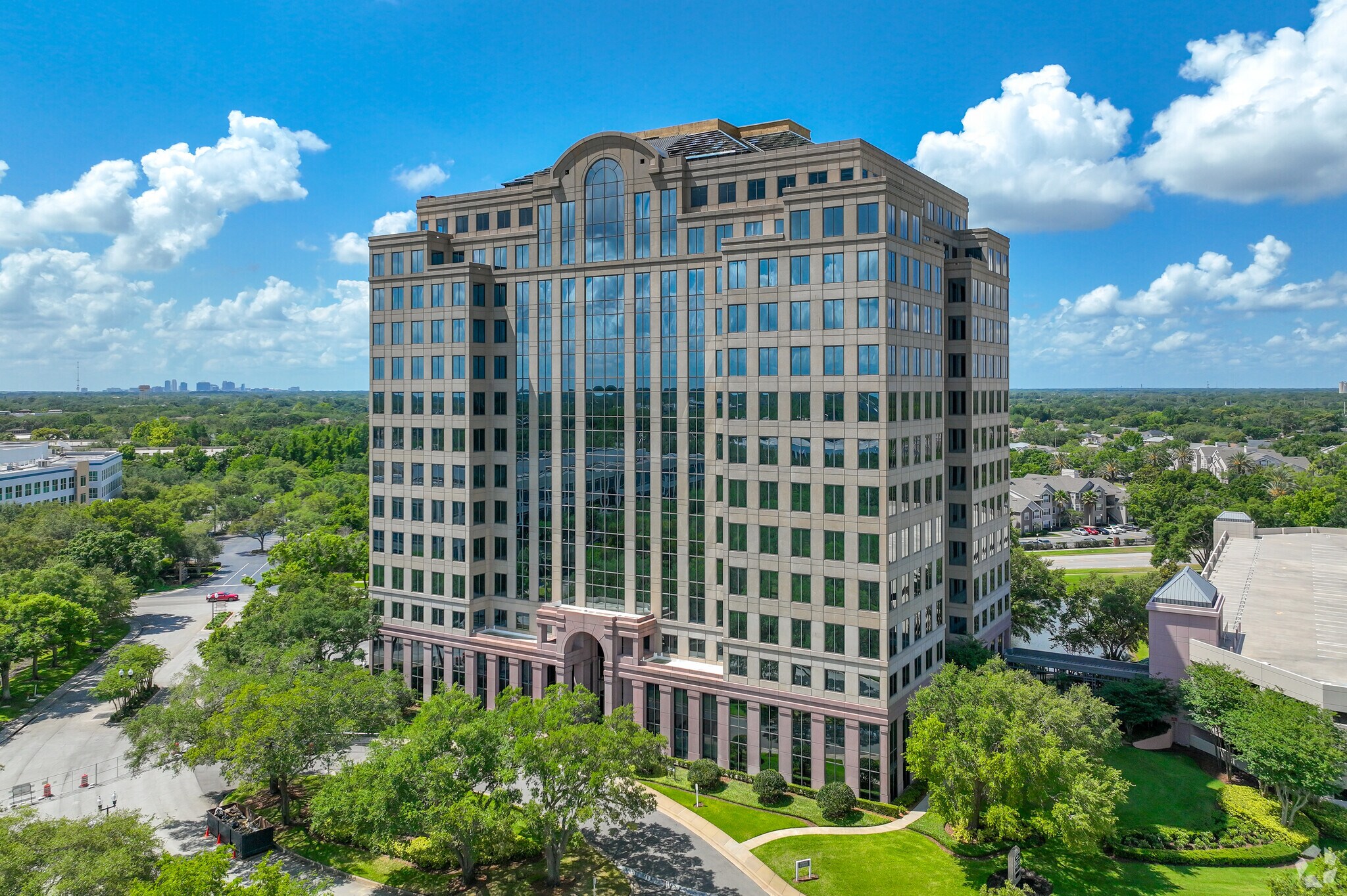 1900 Summit Tower Blvd, Orlando, FL à louer Photo principale– Image 1 sur 9