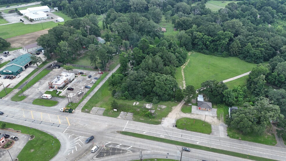 14200 Greenwell Springs Rd, Greenwell Springs, LA à vendre - Photo de l’immeuble – Image 2 sur 4