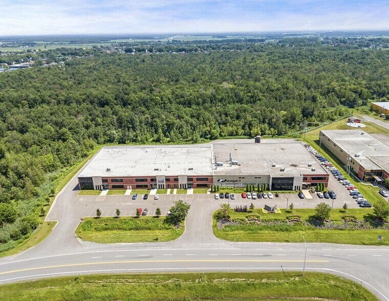 231 Rue Des Menuisiers, Saint-germain-de-grantham, QC à louer - Photo de l’immeuble – Image 2 sur 5