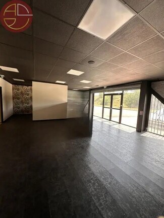 Plus de détails pour Local commercial à louer