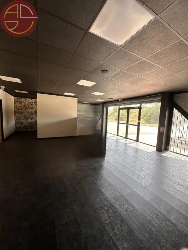 Plus de détails pour Local commercial à louer