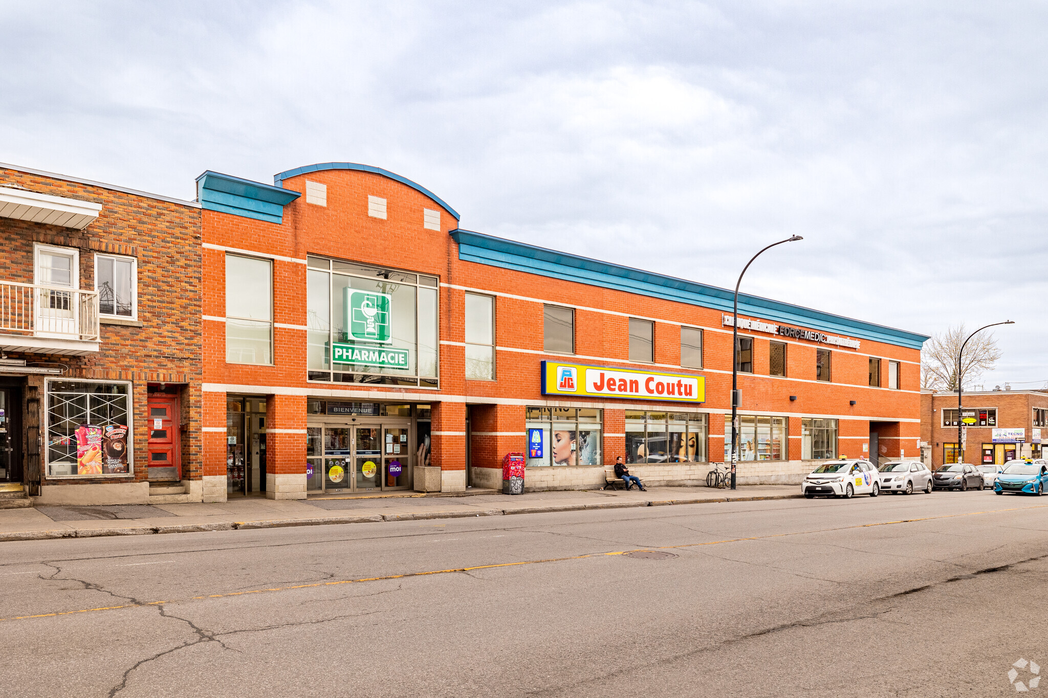 1461 Rue Jean-Talon E, Montréal, QC à louer Photo principale– Image 1 sur 5