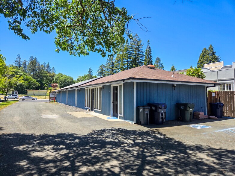 1225 S Main St, Willits, CA à vendre - Photo de l’immeuble – Image 3 sur 24
