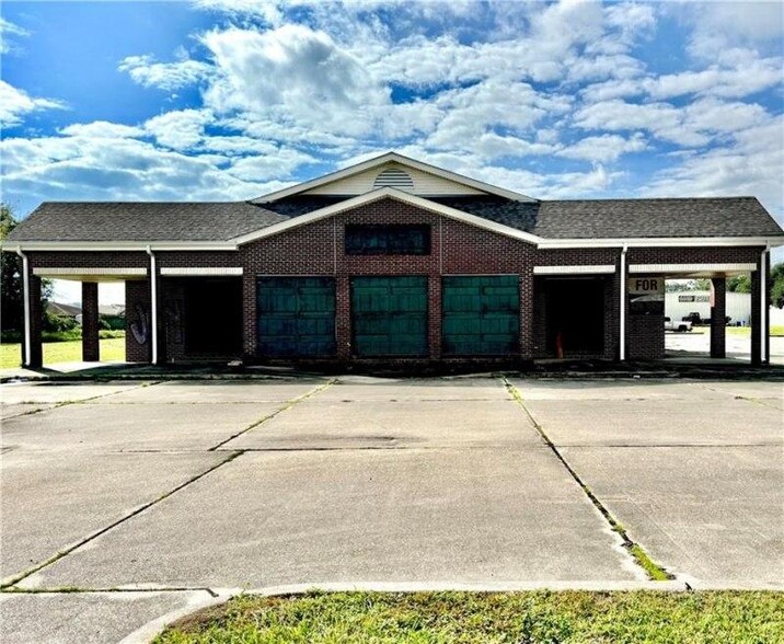 2800 E Judge Perez Dr, Meraux, LA à louer - Photo de l’immeuble – Image 2 sur 4