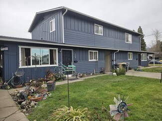 Plus de détails pour 702 SE 9th St, Grants Pass, OR - Logement à vendre