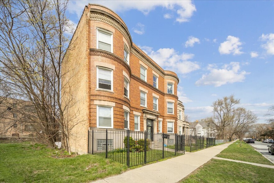 7252 S Yale Ave, Chicago, IL à vendre - Photo de l’immeuble – Image 2 sur 11