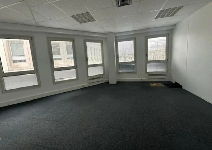 Bureau dans Sèvres à vendre - Photo de l’immeuble – Image 3 sur 4