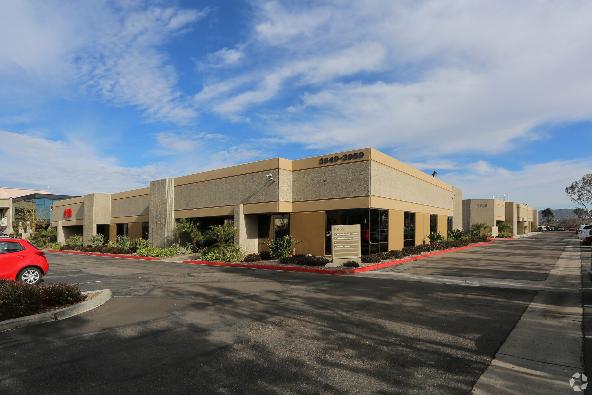 3949 Ruffin Rd, San Diego, CA à louer Photo principale– Image 1 sur 4