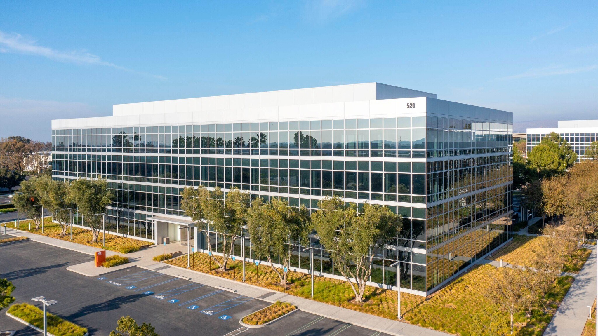46 Discovery, Irvine, CA à louer Photo de l’immeuble– Image 1 sur 107