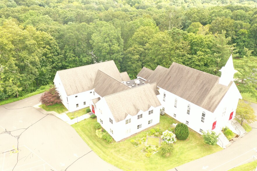 Middlefield Federated Church portefeuille de 2 biens à vendre sur LoopNet.fr - Photo de l’immeuble – Image 3 sur 29