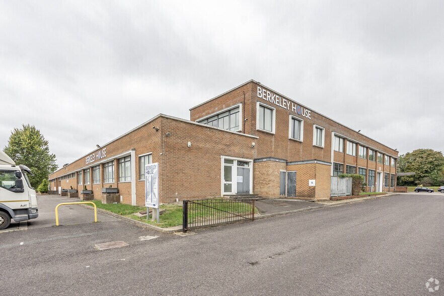 Hunts Rise, Swindon à louer - Photo principale – Image 1 sur 11