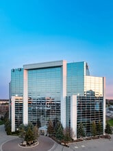 5500 N Service Rd, Burlington, ON à louer Photo de l’immeuble– Image 1 sur 22