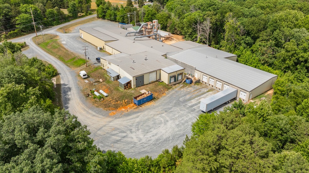 1228 Green Farm Rd, Asheboro, NC à vendre - Photo principale – Image 1 sur 12