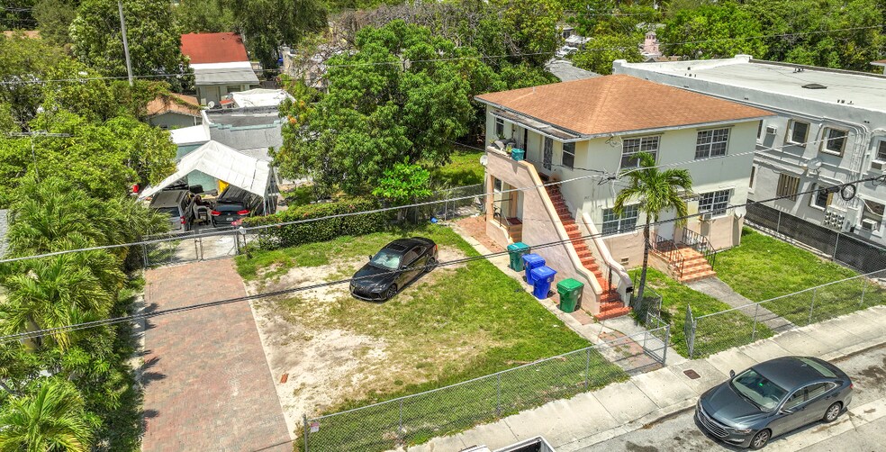 255 NW 32nd St, Miami, FL à vendre - Photo de l’immeuble – Image 2 sur 5