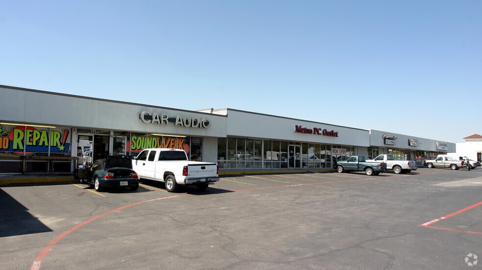 5113-5117 Davis Blvd, North Richland Hills, TX à louer - Photo de l’immeuble – Image 2 sur 6