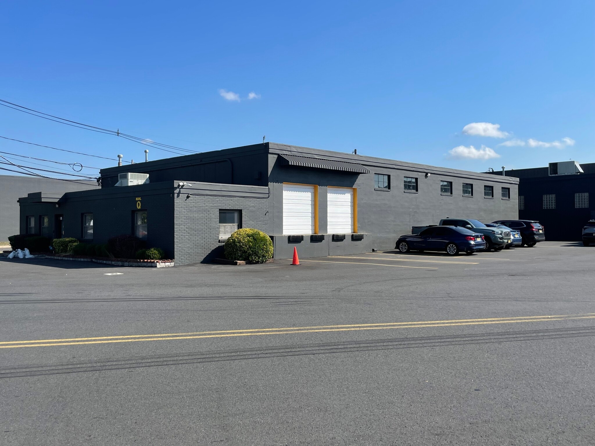 280 N Midland Ave, Saddle Brook, NJ à louer Photo de l’immeuble– Image 1 sur 2