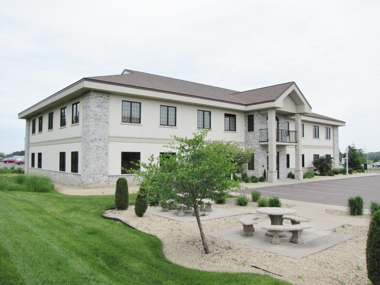 2021 Cenex Dr, Rice Lake, WI à louer - Photo de l’immeuble – Image 3 sur 6