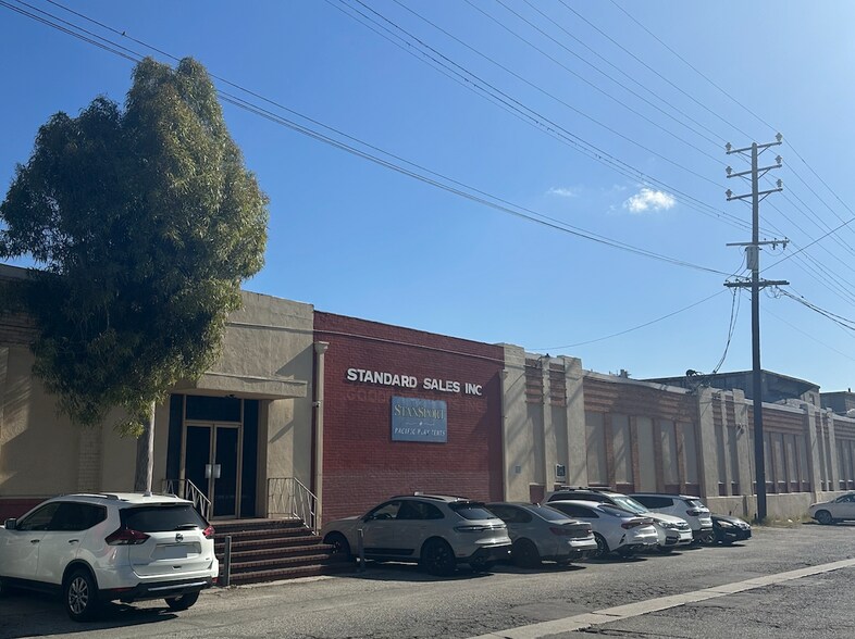 2801 E 12th St, Los Angeles, CA à vendre - Photo de l’immeuble – Image 3 sur 24
