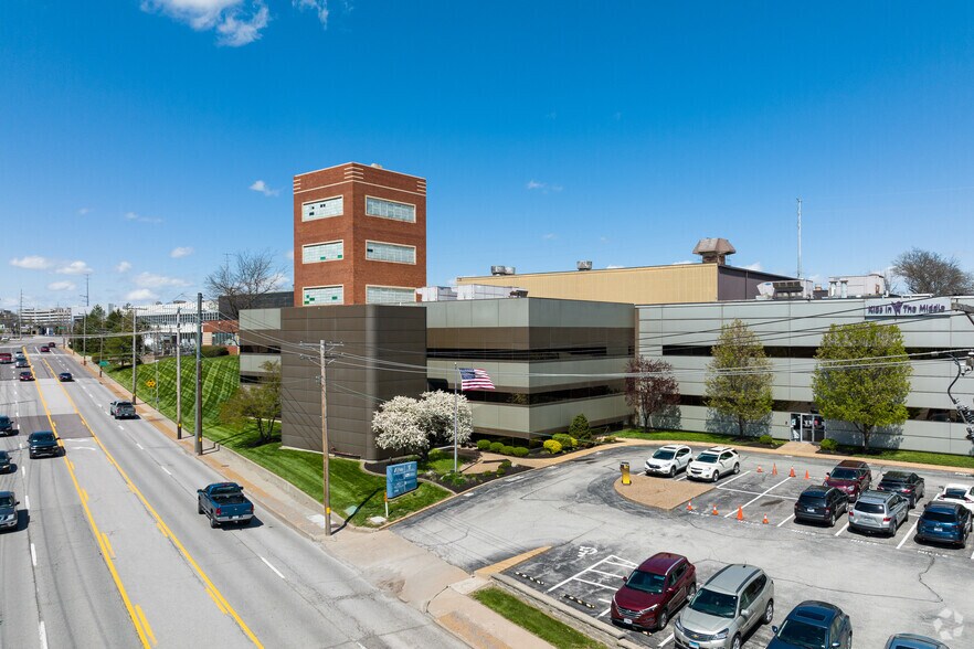 2600-2650 S Hanley Rd, Brentwood, MO à louer - Photo de l’immeuble – Image 1 sur 4