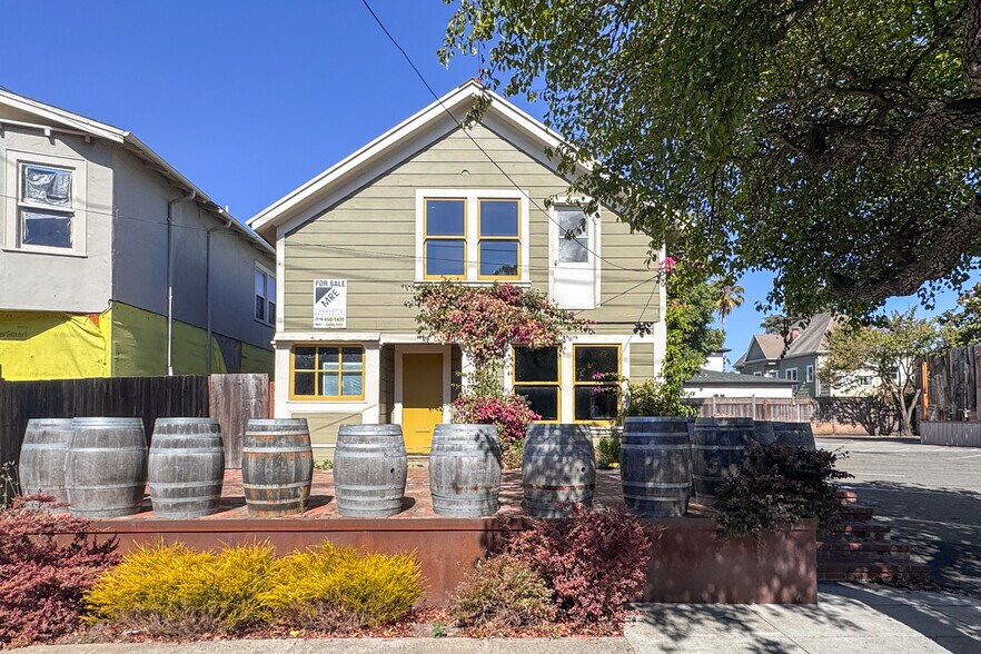 5874 Doyle St, Emeryville, CA à vendre - Photo de l’immeuble – Image 2 sur 30