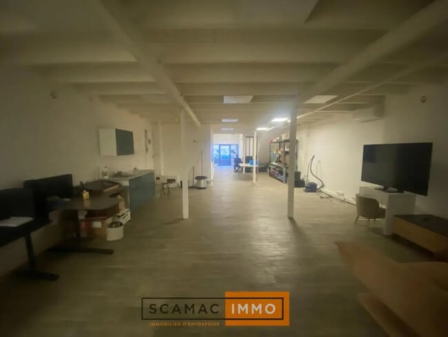 Plus de détails pour Local commercial à louer