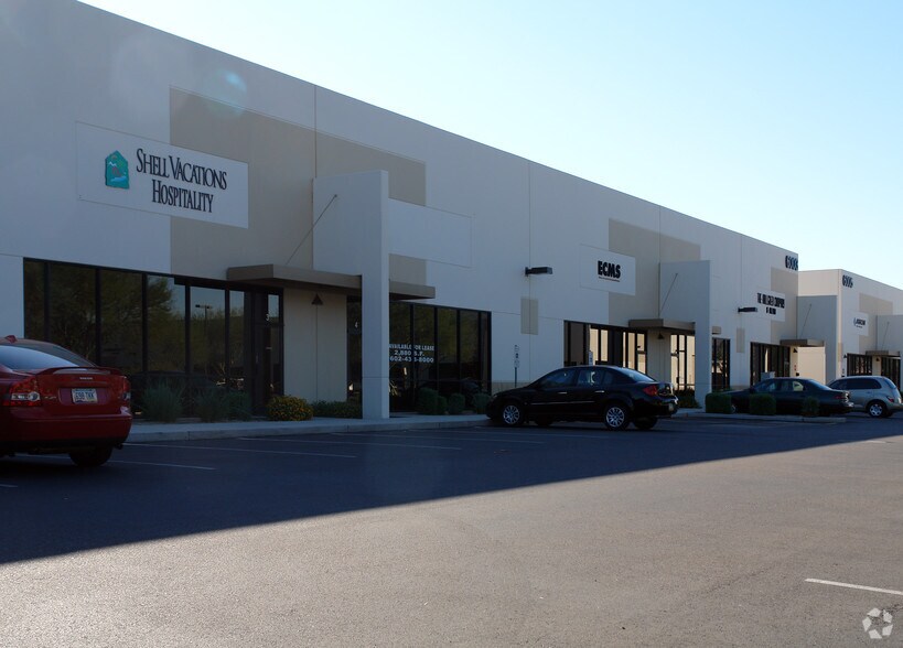6003 S 40th St, Phoenix, AZ à louer - Photo de l’immeuble – Image 3 sur 6