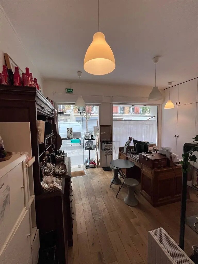 Local commercial dans Vincennes à vendre Photo de l’immeuble– Image 1 sur 5