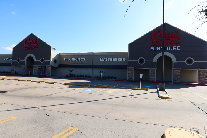 4326 Dowlen Rd, Beaumont, TX à louer - Photo de l’immeuble – Image 2 sur 8