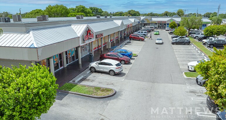 19701 NW 37th Ave, Miami Gardens, FL à vendre Photo de l’immeuble– Image 1 sur 6