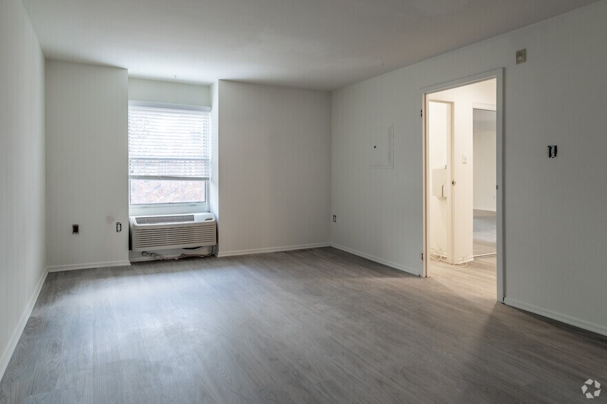 2215 Arch St, Philadelphia, PA à louer - Photo intérieure – Image 2 sur 12