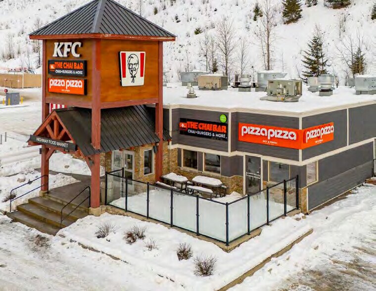 1002 Trans Canada Hwy W, Golden, BC à vendre - Photo de l’immeuble – Image 1 sur 3