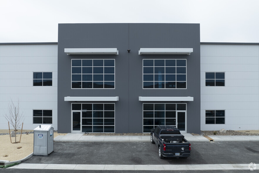 75 Italy Drive, Sparks, NV à louer - Photo de l’immeuble – Image 3 sur 5