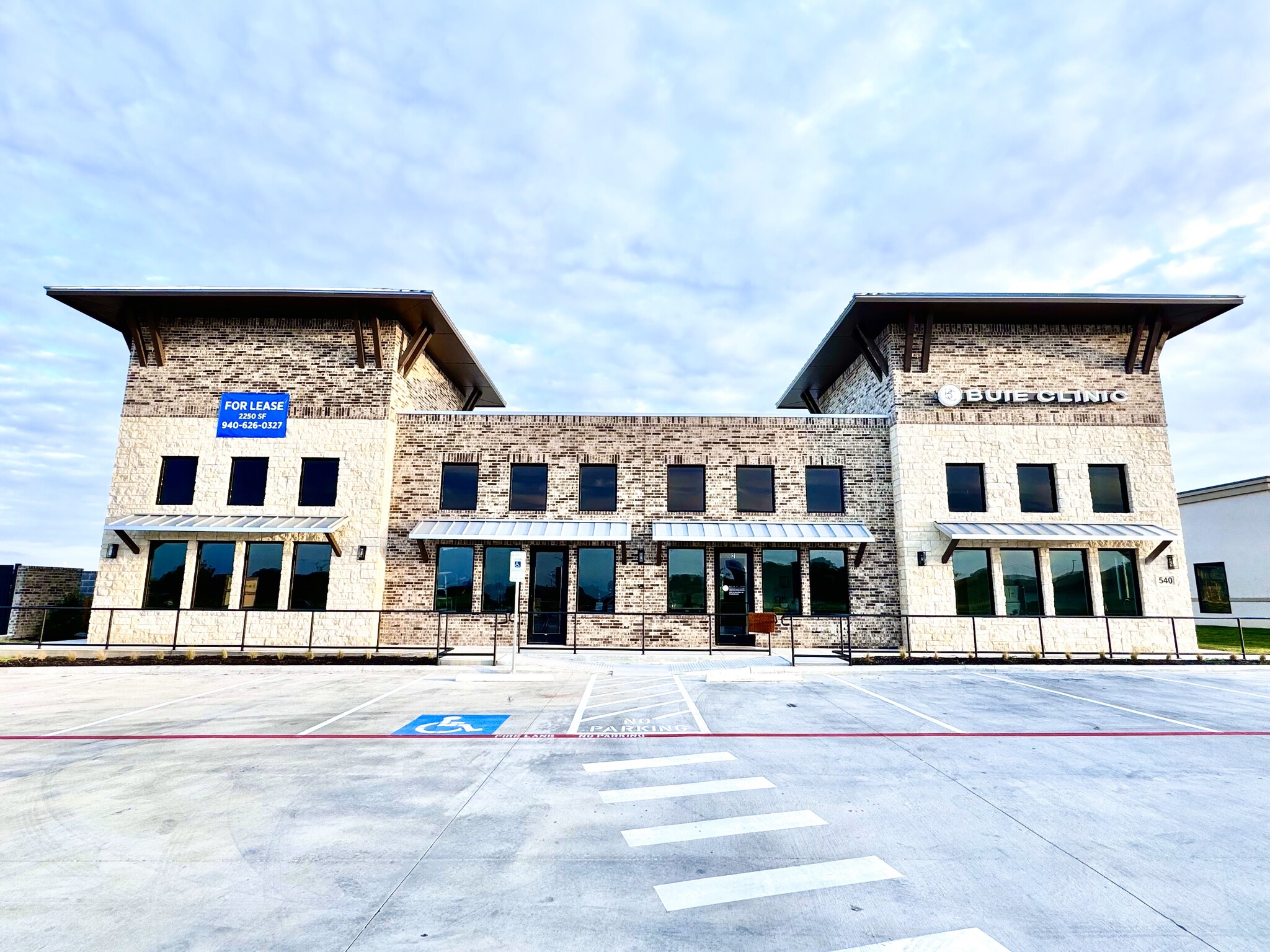 540 Hawkins Run Rd, Midlothian, TX à louer Photo principale– Image 1 sur 3