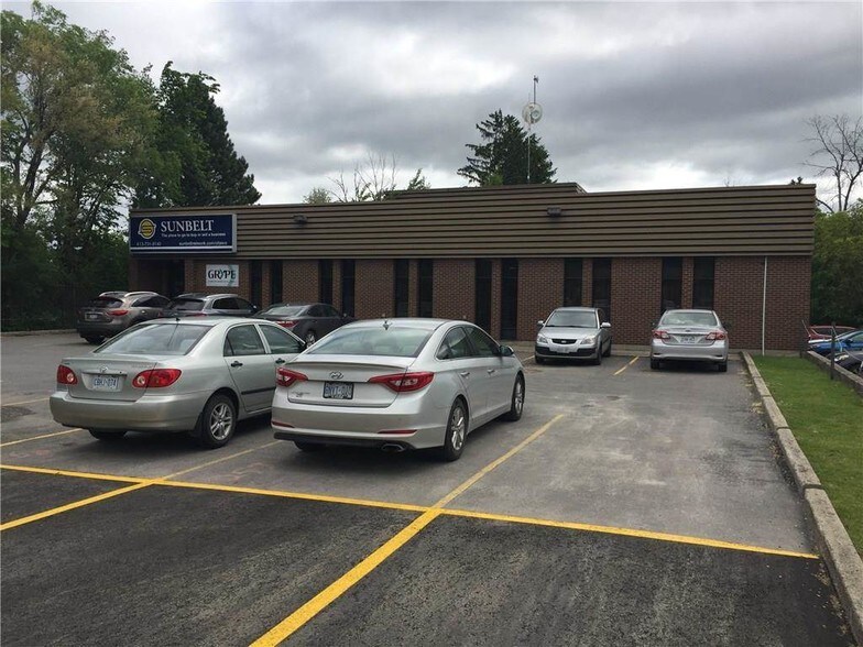 2821 Riverside Dr, Ottawa, ON à vendre - Photo de l’immeuble – Image 3 sur 15