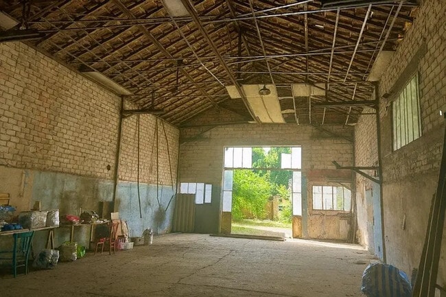 Plus de détails pour Local d’activités à vendre