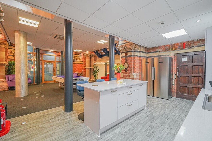Chapel Ln, Wythall à vendre - Photo de l’immeuble – Image 3 sur 28