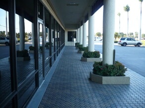 2950 N State Road 7, Margate, FL à louer Photo intérieure– Image 2 sur 3