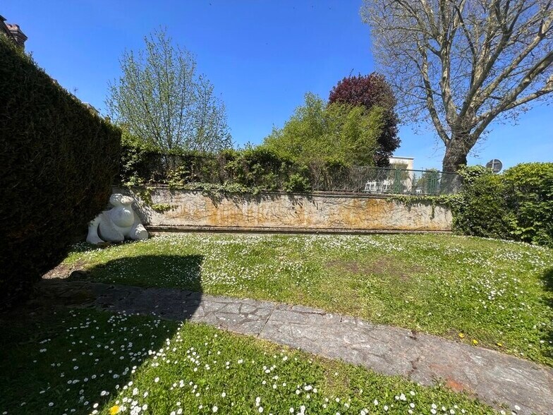 Bureau dans Beauvais à vendre - Photo de l’immeuble – Image 3 sur 12