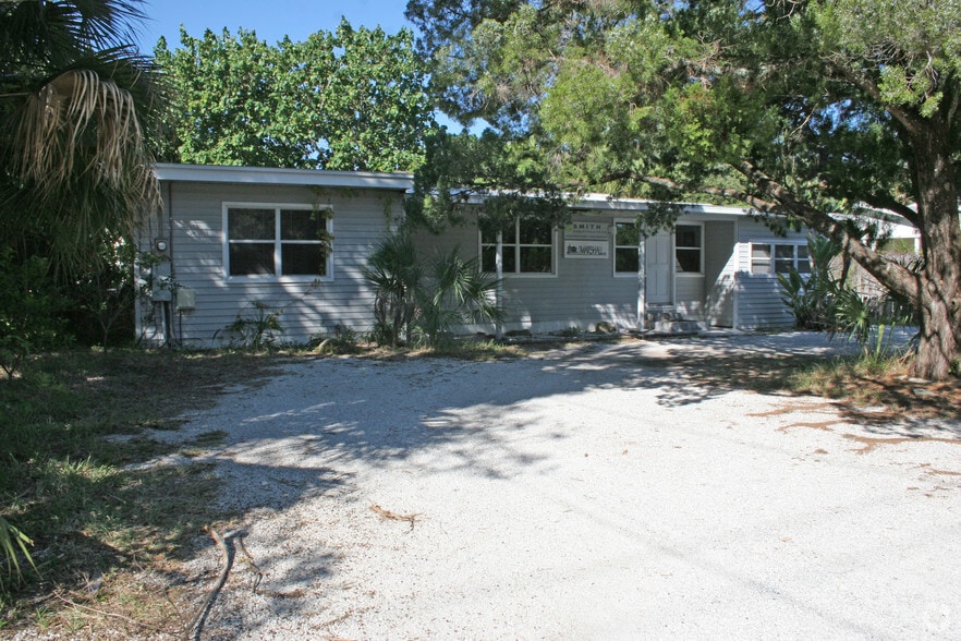 5032 Calle Minorga, Sarasota, FL à louer - Photo de l’immeuble – Image 3 sur 14