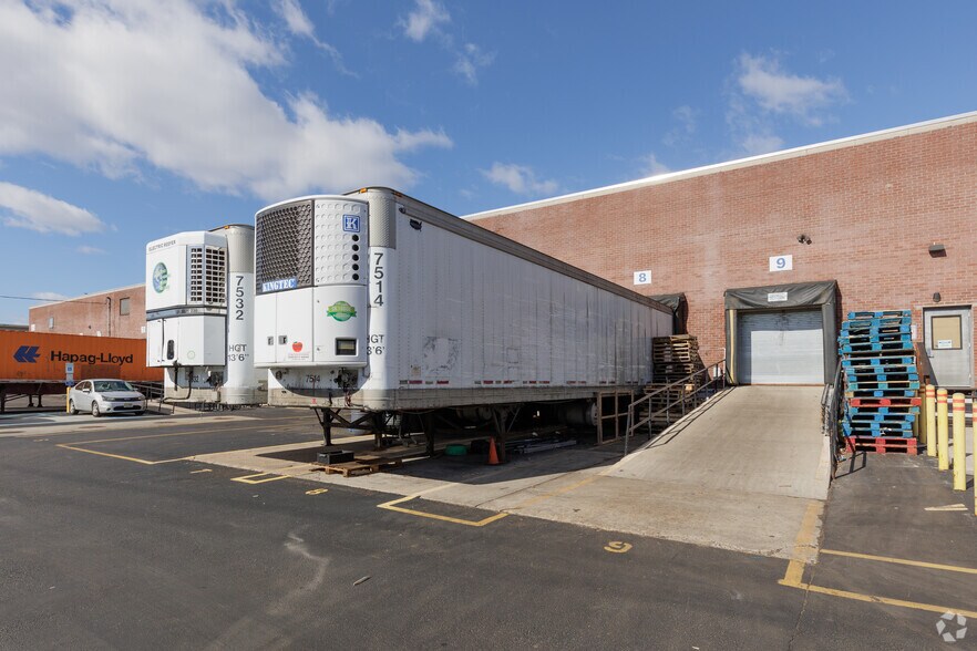 100 Industrial Rd, Carlstadt, NJ à louer - Photo de l’immeuble – Image 2 sur 7
