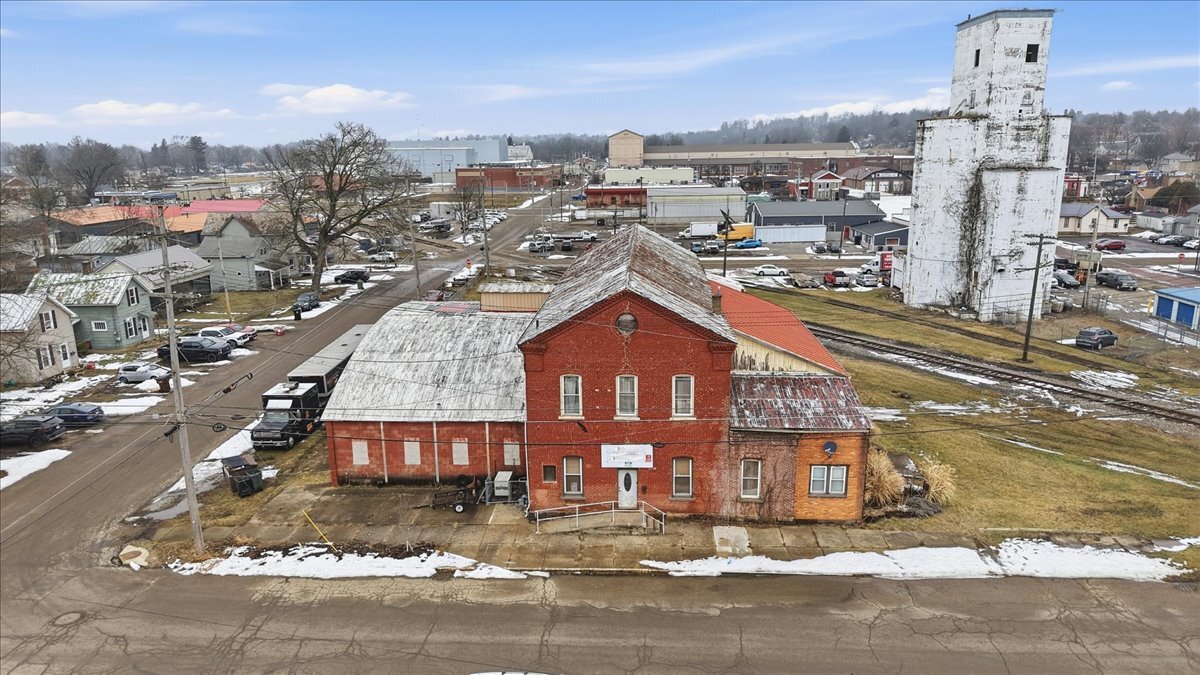 409 W Gambier St, Mount Vernon, OH à vendre Photo principale– Image 1 sur 27