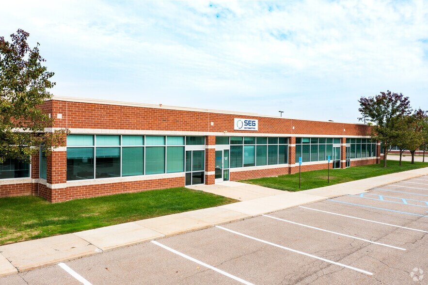 27275 Haggerty Rd, Novi, MI à vendre - Photo principale – Image 1 sur 9