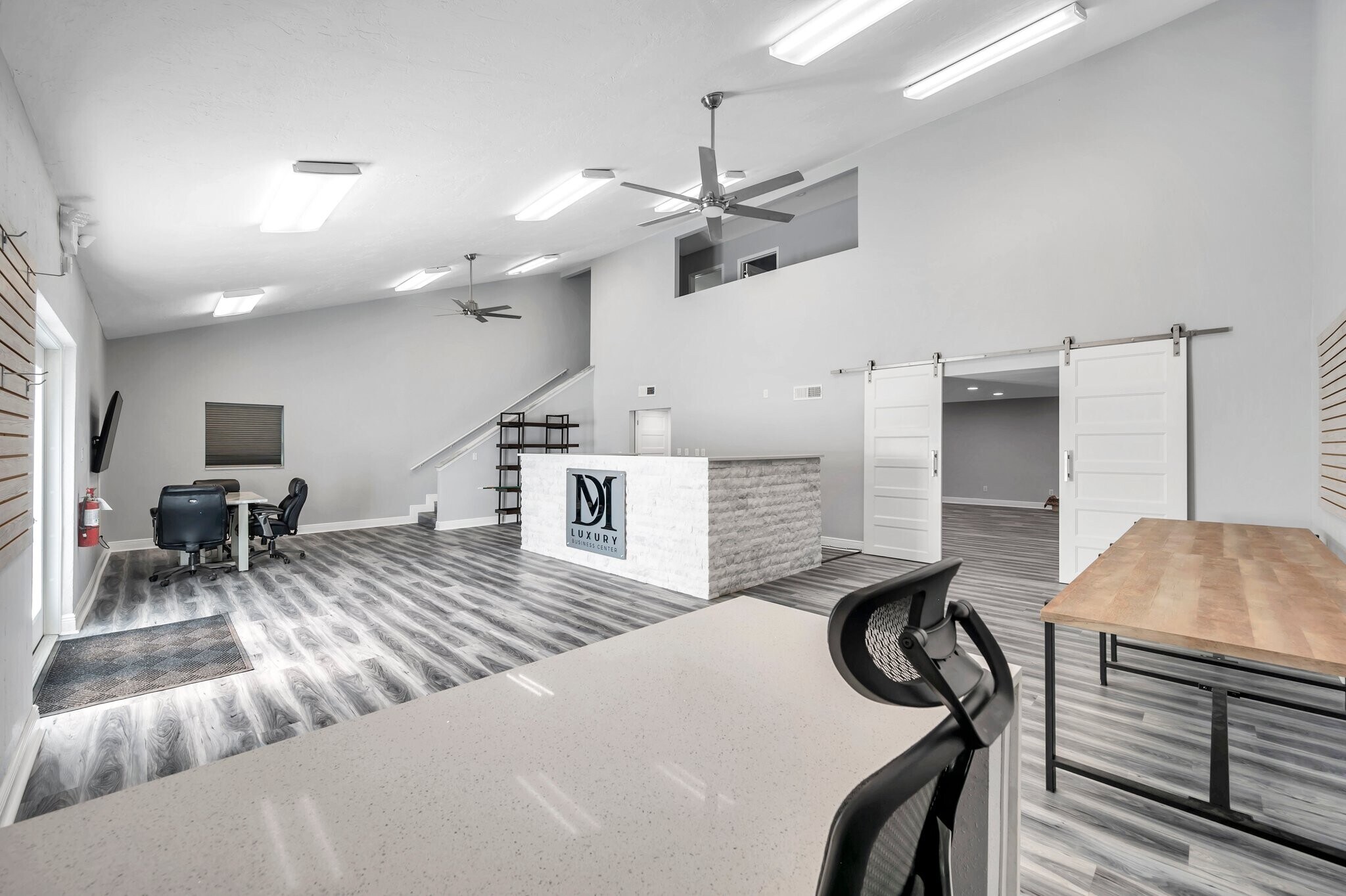 7949 Ulmerton Rd, Largo, FL à vendre Photo de l’immeuble– Image 1 sur 64