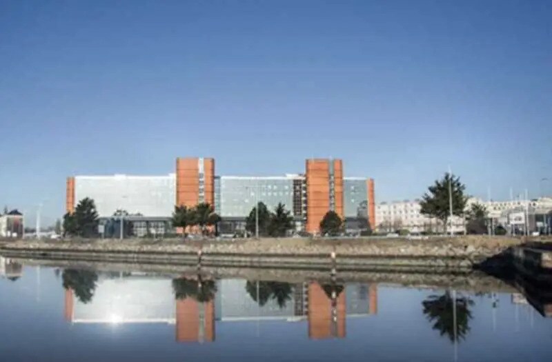 Bureau dans Le Havre à louer - Photo de l’immeuble – Image 1 sur 3