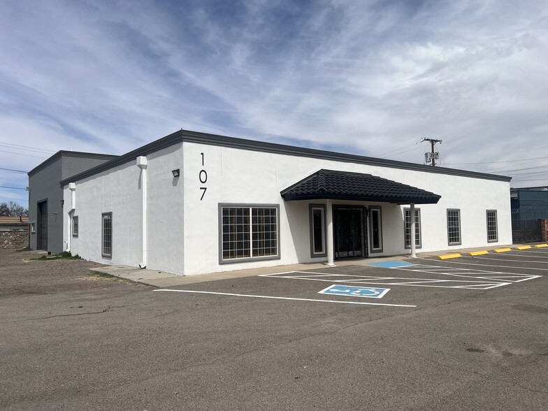 107 S Ascarate St, El Paso, TX à louer - Photo de l’immeuble – Image 2 sur 27