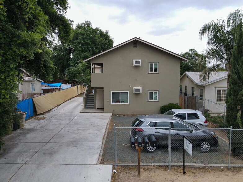 2207 River Blvd, Bakersfield, CA à vendre - Photo de l’immeuble – Image 1 sur 8