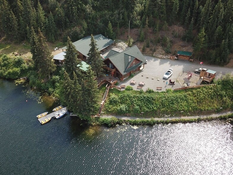 8428 British Columbia 24, Lone Butte, BC à vendre - Photo principale – Image 1 sur 8