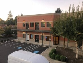 9975 SW Frewing St, Tigard, OR à louer Photo intérieure– Image 2 sur 6