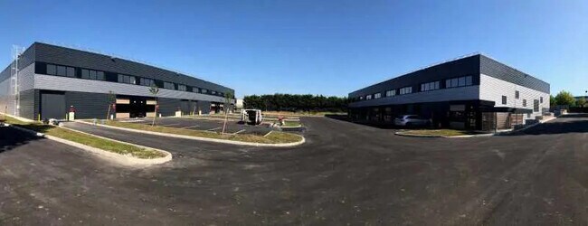 Plus de détails pour 17 Rue Henri Becquerel, Aulnay-sous-Bois - Bureau, Local d'activités à louer