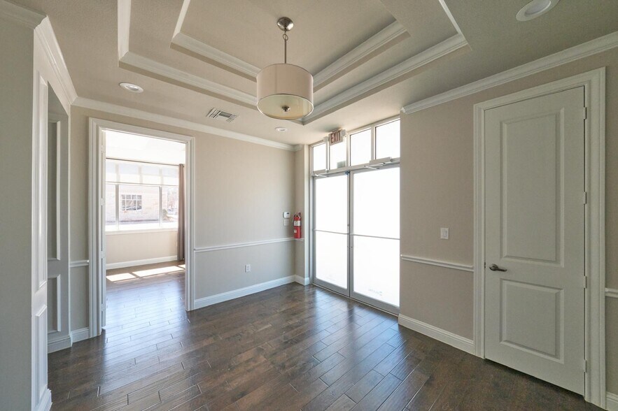 3900 S Stonebridge Dr, McKinney, TX à louer - Photo de l’immeuble – Image 2 sur 9